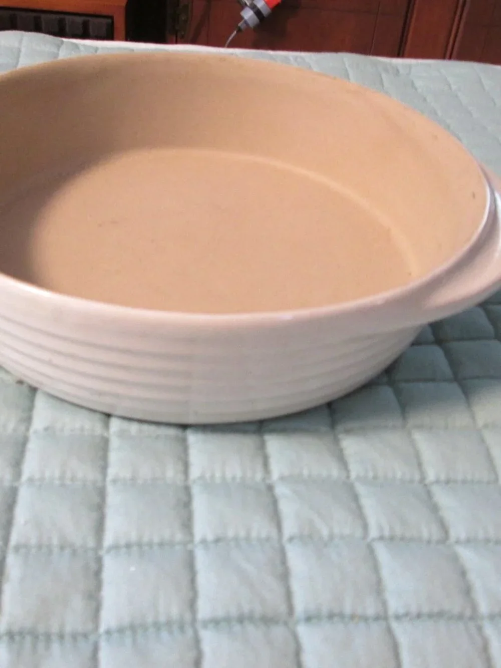 vtg 9 in Family Heritage 9 in custard glaze stoneware pie dish